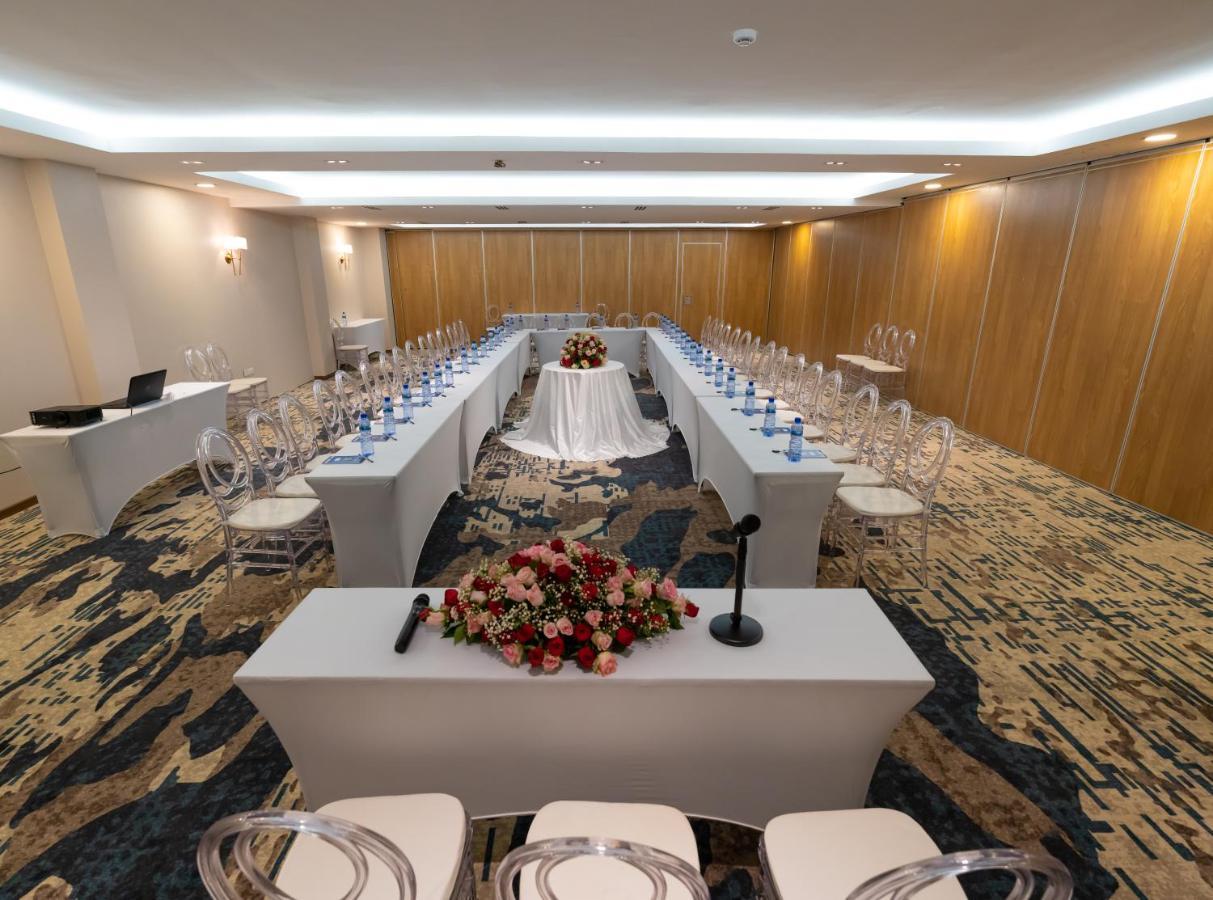 Stay Easy Plus Hotel Адис Абеба Екстериор снимка