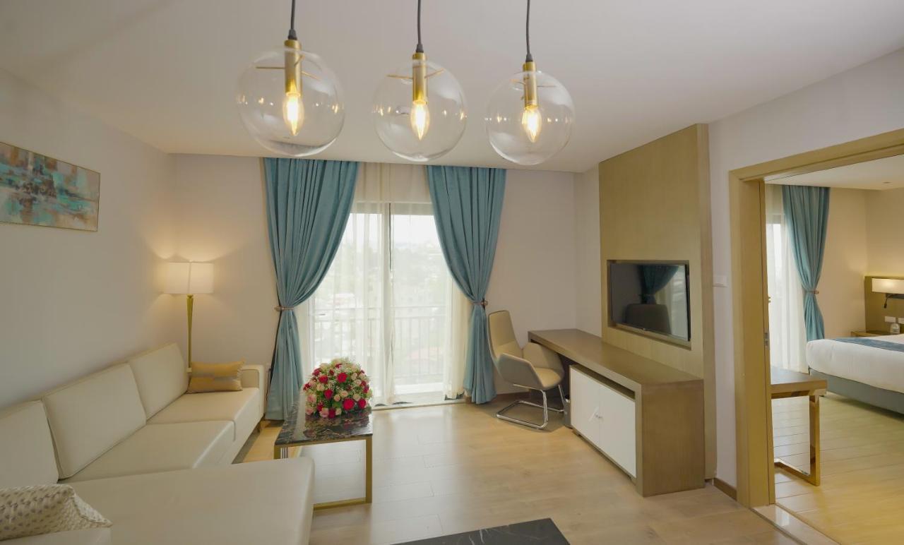 Stay Easy Plus Hotel Адис Абеба Екстериор снимка