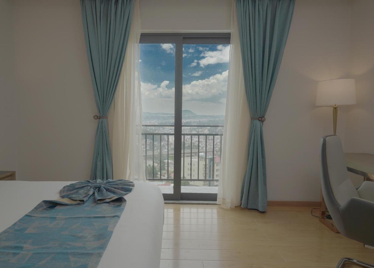 Stay Easy Plus Hotel Адис Абеба Екстериор снимка